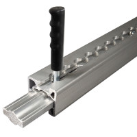 Vierkantsperrbalken mit Airlineprofil, Alu, 1880 - 2105 mm, BC 800 daN, GSP light Vierkantsperrbalken mit Airlineprofil, Alu, 1880 - 2105 mm, BC 800 daN, GSP light